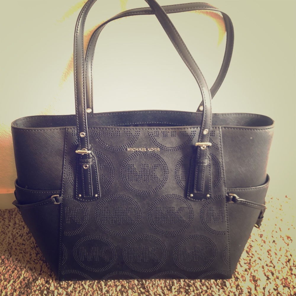Michael Kors “Voyager” Tote Bag